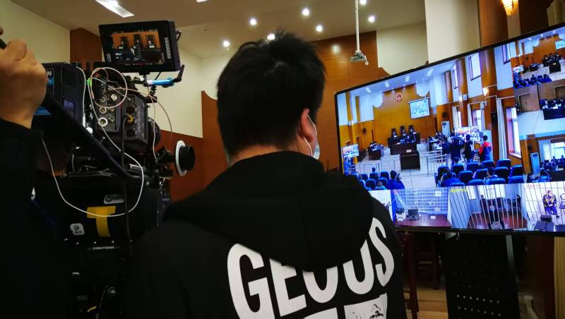 AI生成VS人工创意——兴安县广告片拍摄公司的技术浪漫主义实践